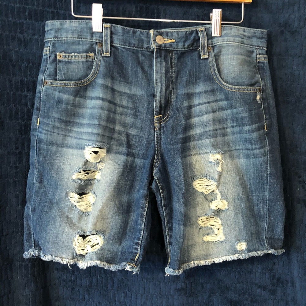 Mossimo boyfriend Bermuda jean shorts distressed